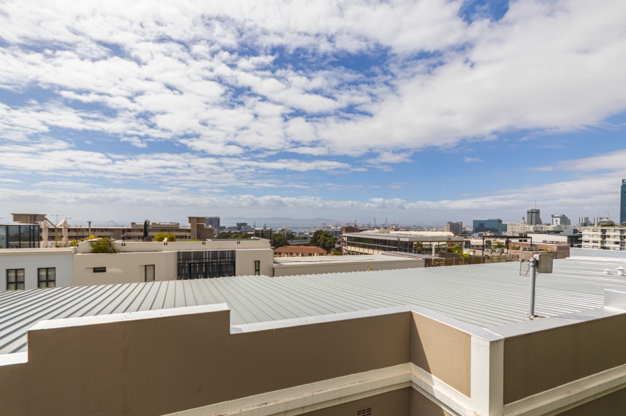 2 Bedroom Property for Sale in Green Point Western Cape